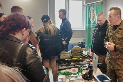 Promowali Straż Graniczną na targach edukacji i pracy 