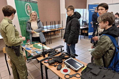 Promocja formacji podczas spotkań z dziećmi i młodzieżą