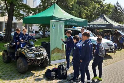 Wystawa, prelekcje i piknik ze służbami mundurowymi w Tarnowie 