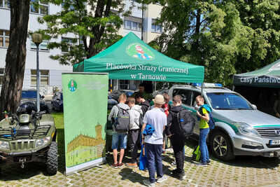 Wystawa, prelekcje i piknik ze służbami mundurowymi w Tarnowie 