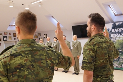 Dwóch nowych funkcjonariuszy KaOSG złożyło ślubowanie 