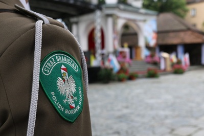 Funkcjonariusze i pracownicy KaOSG uczestniczyli we Mszy świętej w intencji Ojczyzny 