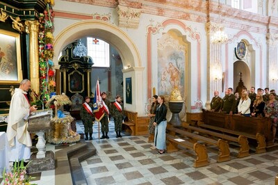 Uroczyste rozpoczęcie roku szkolnego w Zespole Szkół Licealnych i technicznych im. Jana Pawła II w Wojniczu z udziałem kpt. SG Pawła Wolaka - Komendanta Placówki Straży Granicznej w Tarnowie.