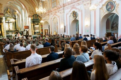 Uroczyste rozpoczęcie roku szkolnego w Zespole Szkół Licealnych i technicznych im. Jana Pawła II w Wojniczu z udziałem kpt. SG Pawła Wolaka - Komendanta Placówki Straży Granicznej w Tarnowie.