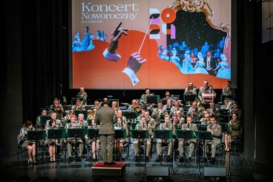 fot. Kinga Ptak, archiwum Małopolskiego Centrum Kultury SOKÓŁ Orkiestra Reprezentacyjna straży granicznej wykonująca utwór podczas koncertu noworocznego.