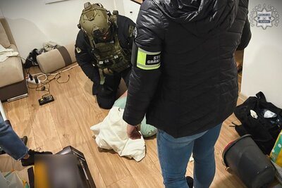 Funkcjonariusze KaOSG we współpracy ze śląskimi policjantami rozbili międzynarodową zorganizowaną grupę przestępczą/ fot. slaska.policja.gov.pl